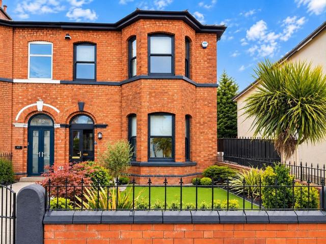 4 bedroom semi detached house to rent