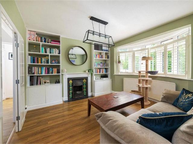 4 bedroom semi detached house to rent