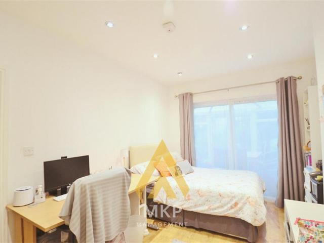 4 bedroom semi detached house to rent