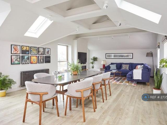 4 bedroom semi detached house to rent