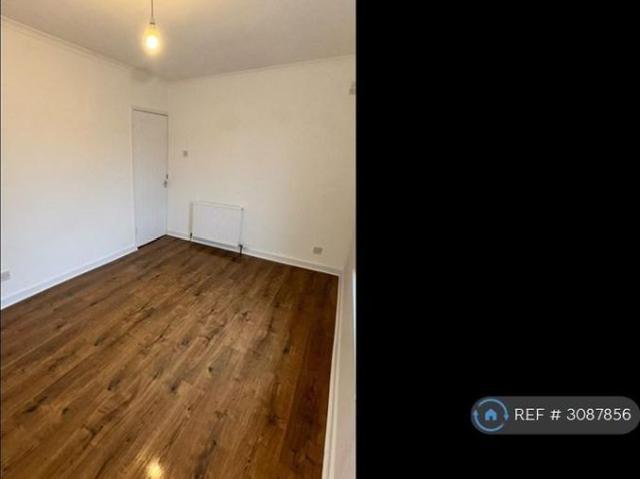 4 bedroom semi detached house to rent