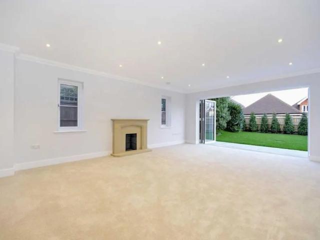 4 bedroom semi detached house to rent