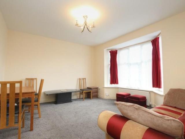 4 bedroom semi detached house to rent