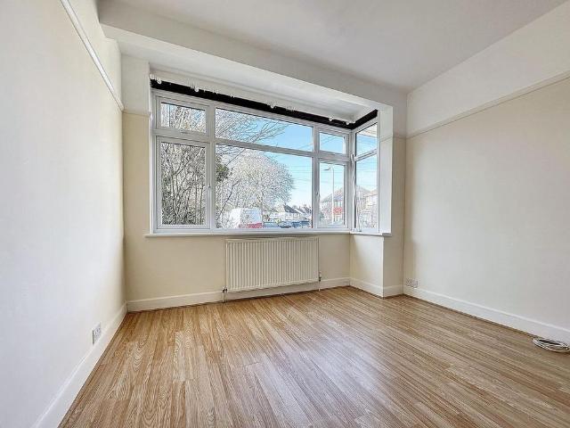 4 bedroom semi detached house to rent