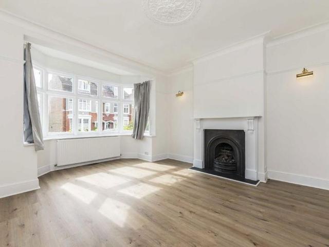 4 bedroom semi detached house to rent