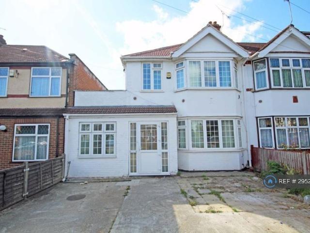 4 bedroom semi detached house to rent