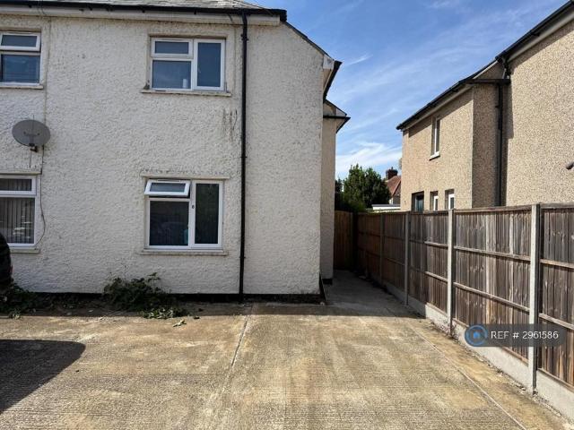 4 bedroom semi detached house to rent