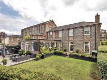 4 bedroom semi detached house to rent