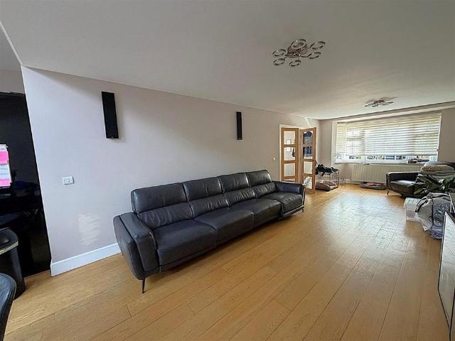 4 bedroom semi detached house to rent