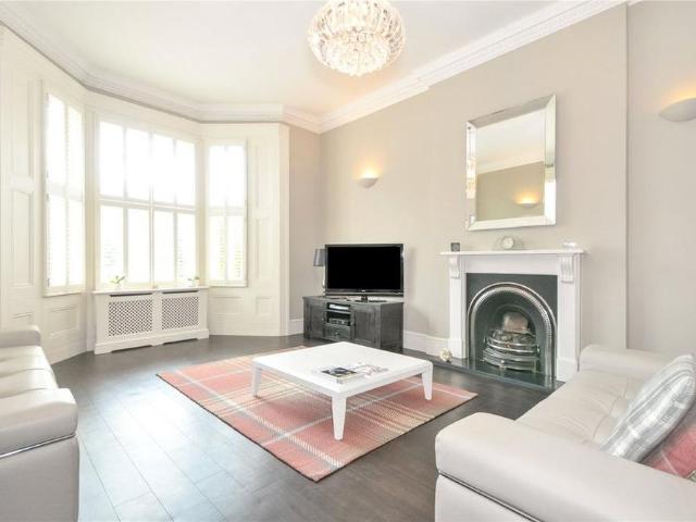 4 bedroom semi detached house to rent