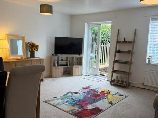 4 bedroom semi detached house to rent