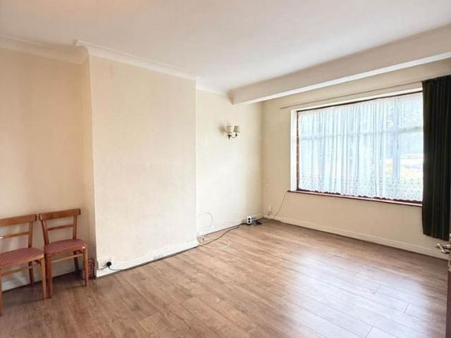 4 bedroom semi detached house to rent