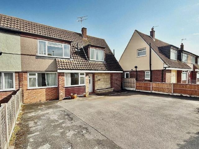 4 bedroom semi detached house to rent