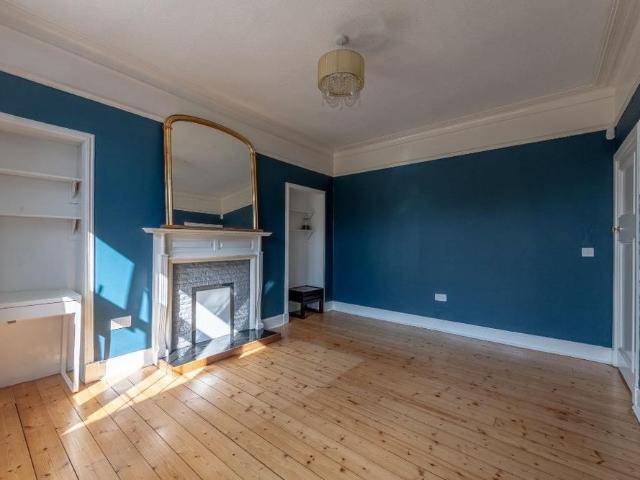 4 bedroom semi detached house to rent