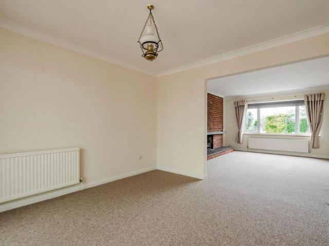 4 bedroom semi detached house to rent