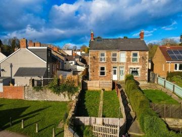 4 bedroom semi detached house to rent