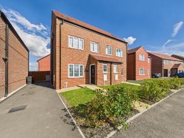 4 bedroom semi detached house to rent