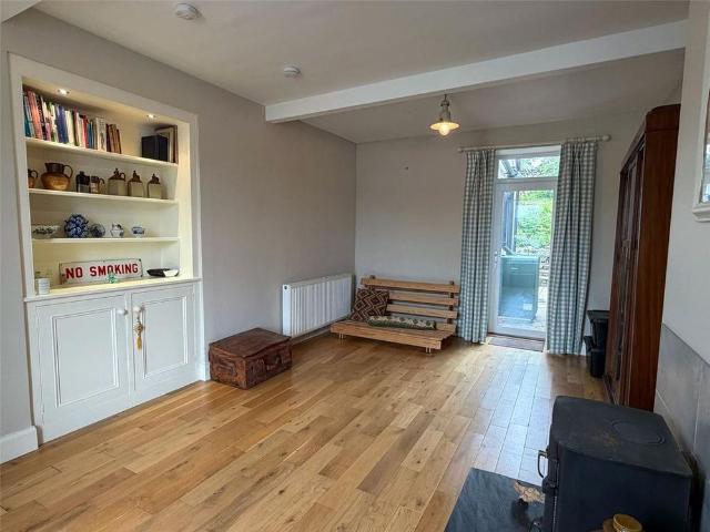 4 bedroom semi detached house to rent