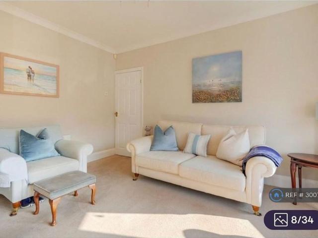 4 bedroom semi detached house to rent
