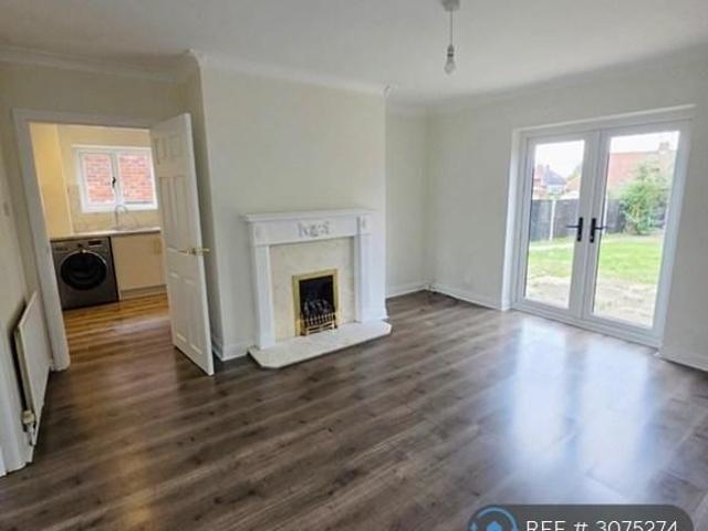 4 bedroom semi detached house to rent