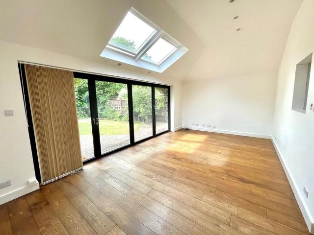 4 bedroom semi detached house to rent