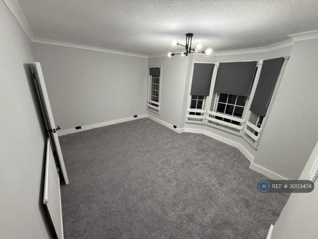 4 bedroom semi detached house to rent