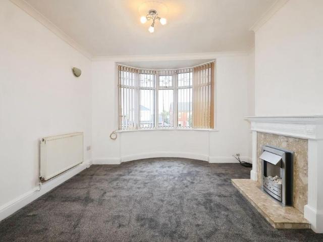 4 bedroom semi detached house to rent