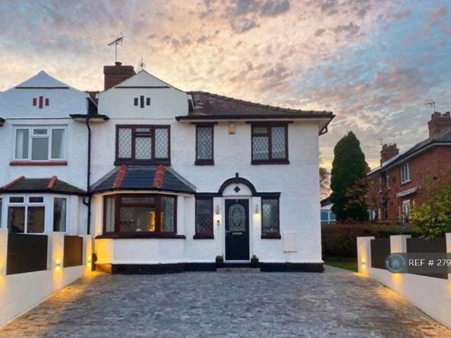 4 bedroom semi detached house to rent