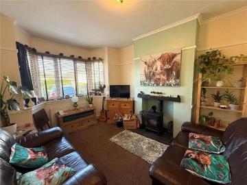 4 bedroom semi detached house to rent