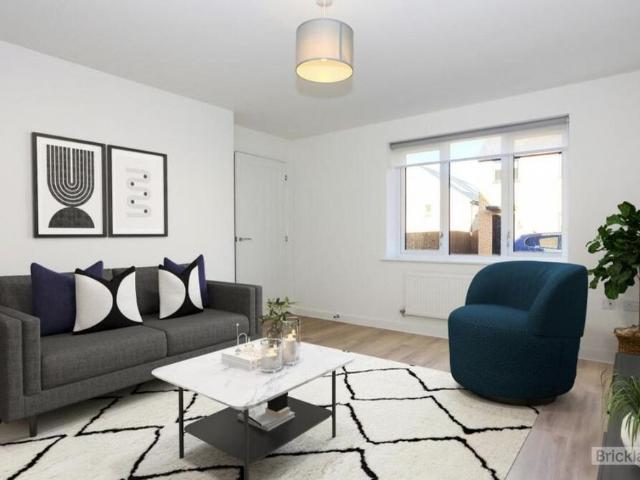 4 bedroom semi detached house to rent
