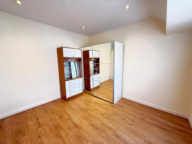 4 bedroom semi detached house to rent