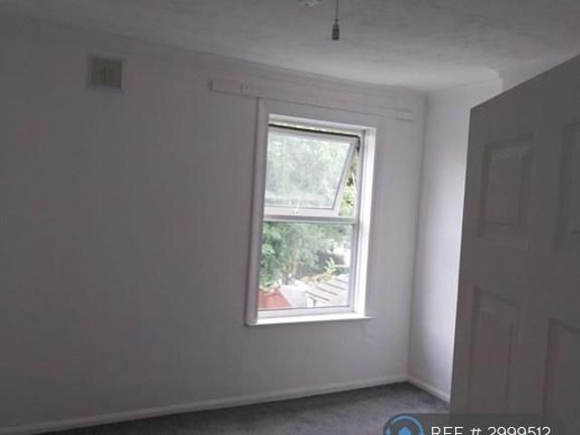 4 bedroom semi detached house to rent