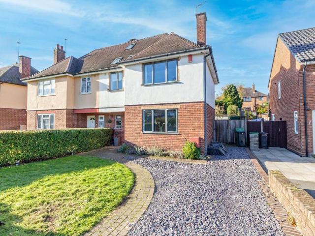 4 bedroom semi detached house to rent