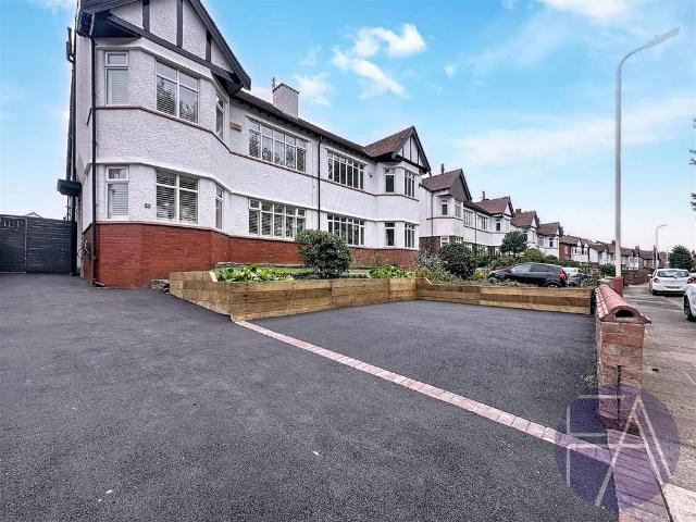 4 bedroom semi detached house to rent