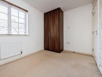4 bedroom semi detached house to rent