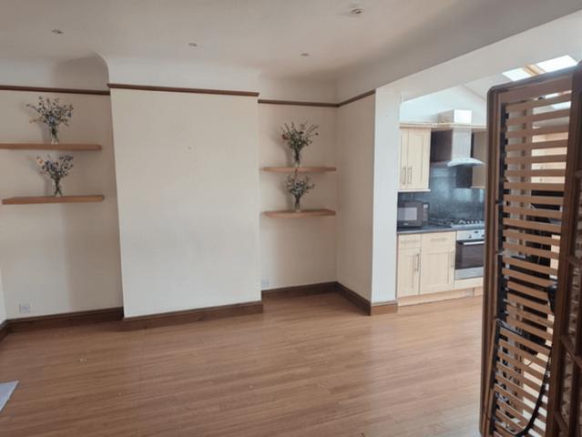 4 bedroom semi detached house to rent