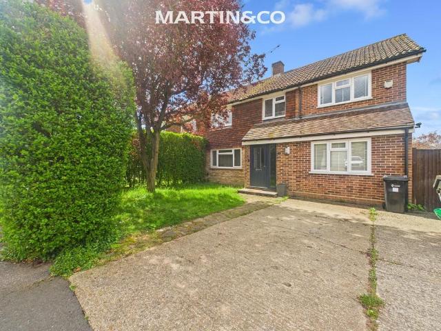 4 bedroom semi detached house to rent