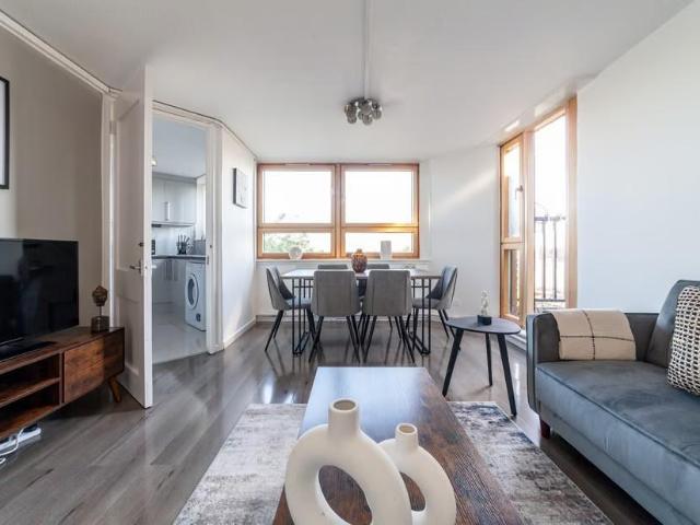 4 bedroom semi detached house to rent
