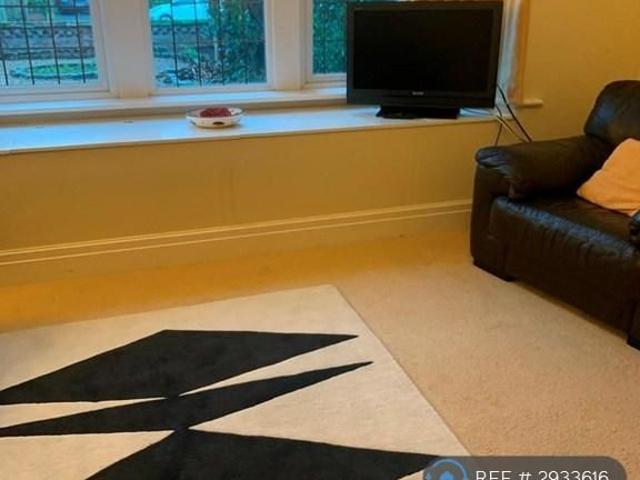 4 bedroom semi detached house to rent
