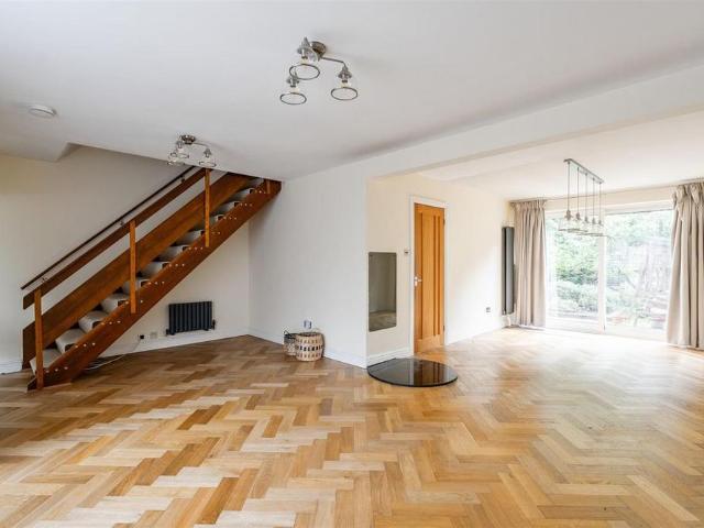 4 bedroom semi detached house to rent