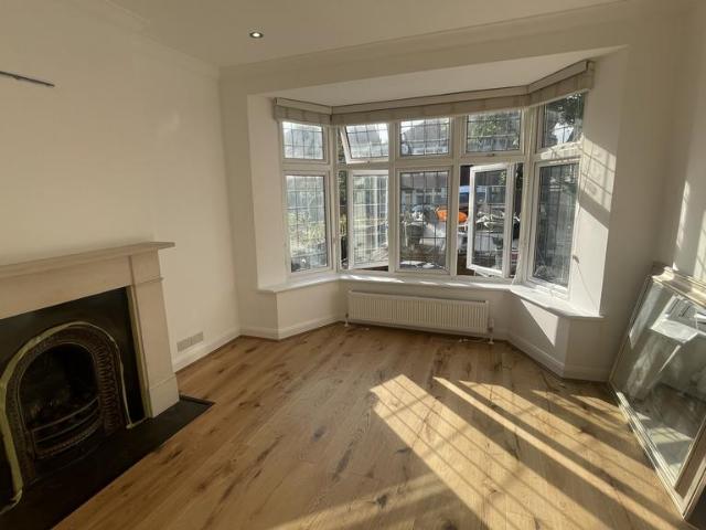 4 bedroom semi detached house to rent