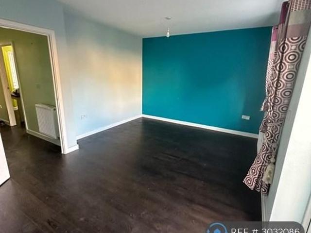 4 bedroom semi detached house to rent