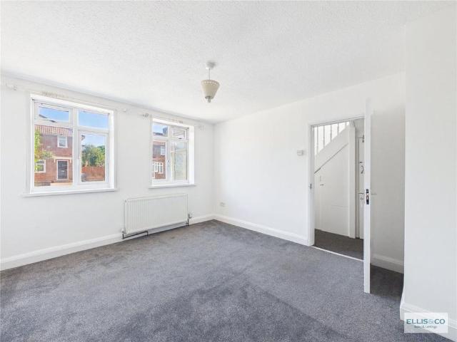 4 bedroom semi detached house to rent