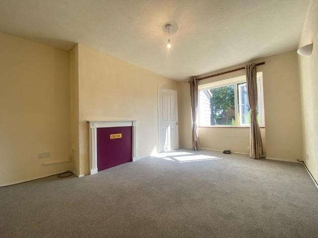 4 bedroom semi detached house to rent