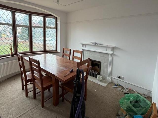 4 bedroom semi detached house to rent