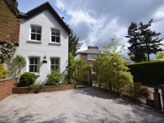 4 bedroom Semi detached house to rent