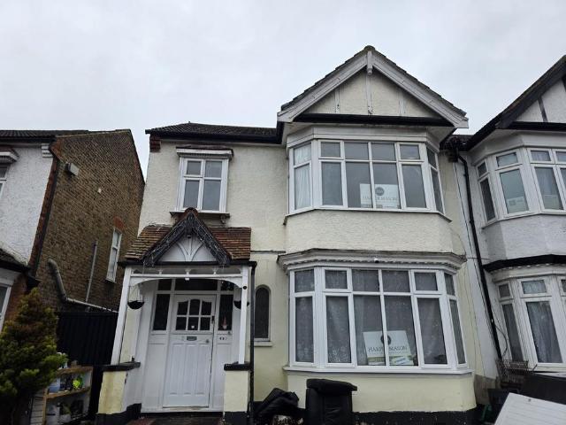 4 bedroom semi detached house to rent