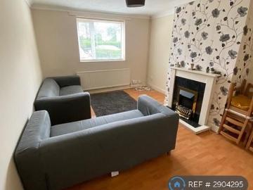 4 bedroom semi detached house to rent