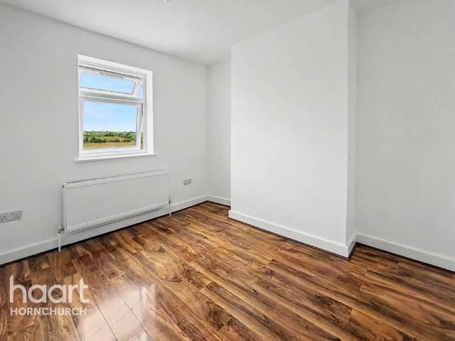 4 bedroom semi detached house to rent