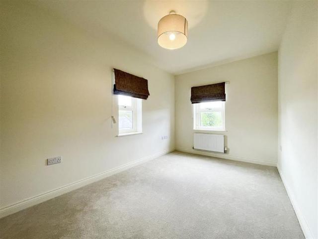 4 bedroom semi detached house to rent